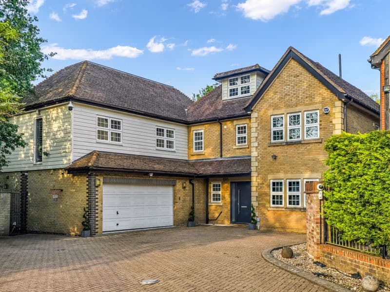 St. James Road, Goffs Oak — main photo