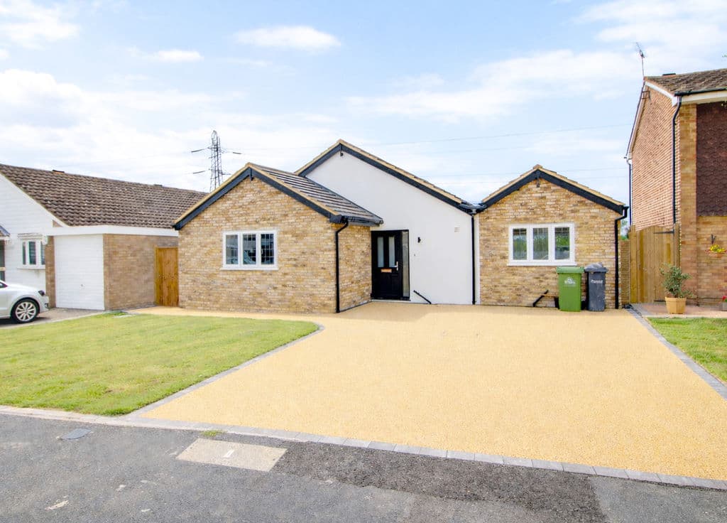 Chiltern Close, Goffs Oak — main photo